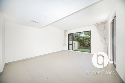 Villa en Dubai Hills Estate, Dubai, 3 dormitorios, 209 m², № 137429 - foto 2