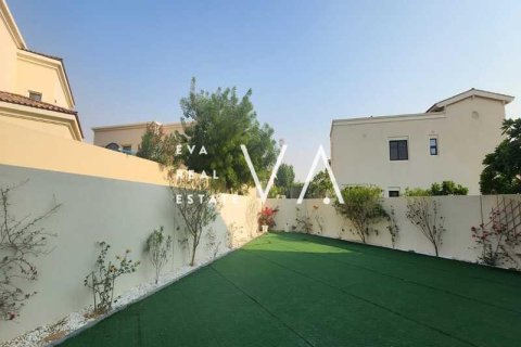 Villa in Dubai 5 bedrooms, 638.5 sq.m. № 52797 - photo 7