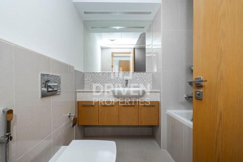 Apartment in Bellevue Towers, Downtown Dubai (Downtown Burj Dubai), Dubai 2 bedrooms, 119.19 sq.m. № 128576 - photo 7