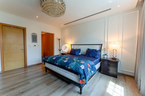 Villa in Jumeirah Park, Dubai 4 bedrooms, 510.8 sq.m. № 42136 - photo 15
