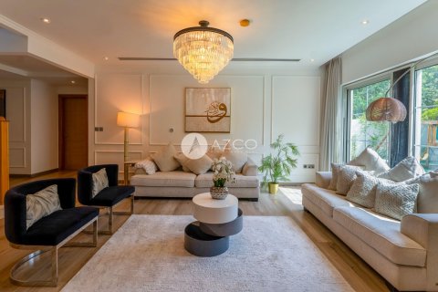 Villa in Jumeirah Park, Dubai 4 bedrooms, 510.8 sq.m. № 42136 - photo 11