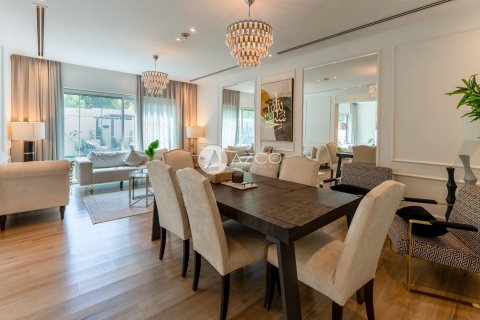 Villa in Jumeirah Park, Dubai 4 bedrooms, 510.8 sq.m. № 42136 - photo 5