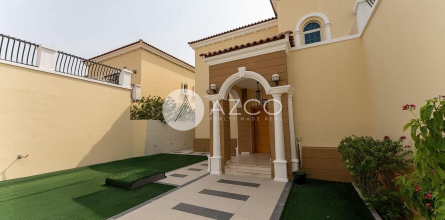 Villa in Jumeirah Park, Dubai 4 bedrooms, 510.8 sq.m. № 42136