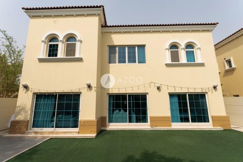 Villa in Jumeirah Park, Dubai 4 bedrooms, 510.8 sq.m. № 42136 - photo 23