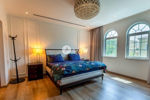 Villa in Jumeirah Park, Dubai 4 bedrooms, 510.8 sq.m. № 42136 - photo 14