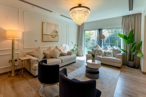 Villa in Jumeirah Park, Dubai 4 bedrooms, 510.8 sq.m. № 42136 - photo 12