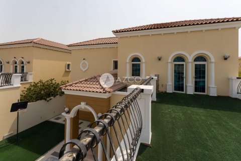 Villa in Jumeirah Park, Dubai 4 bedrooms, 510.8 sq.m. № 42136 - photo 30