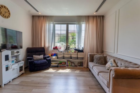 Villa in Jumeirah Park, Dubai 4 bedrooms, 510.8 sq.m. № 42136 - photo 9