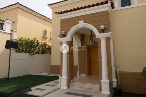 Villa in Jumeirah Park, Dubai 4 bedrooms, 510.8 sq.m. № 42136 - photo 25