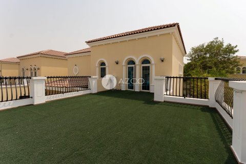 Villa in Jumeirah Park, Dubai 4 bedrooms, 510.8 sq.m. № 42136 - photo 31