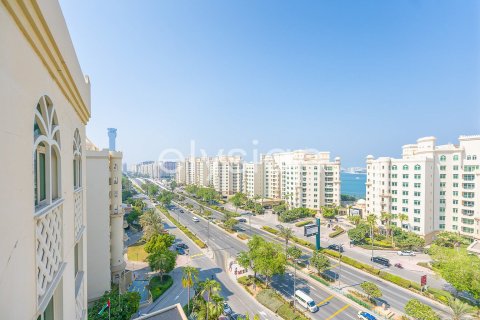 Снять в аренду квартиру в Shoreline Apartments, Пальма Джумейра, Дубай: 3 спальни, 203м², № 38100 - фото 3