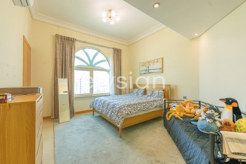 Снять в аренду квартиру в Shoreline Apartments, Пальма Джумейра, Дубай: 3 спальни, 203м², № 38100 - фото 8