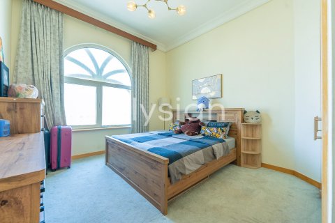 Снять в аренду квартиру в Shoreline Apartments, Пальма Джумейра, Дубай: 3 спальни, 203м², № 38100 - фото 7
