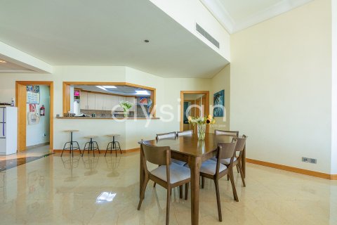 Снять в аренду квартиру в Shoreline Apartments, Пальма Джумейра, Дубай: 3 спальни, 203м², № 38100 - фото 12