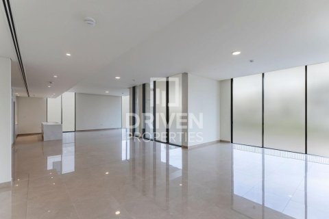 Villa in Dubai Hills Estate, Dubai 5 bedrooms, 649.02 sq.m. № 128079 - photo 2