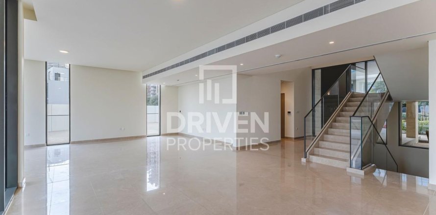 Villa in Dubai Hills Estate, Dubai 5 bedrooms, 649.02 sq.m. № 128079