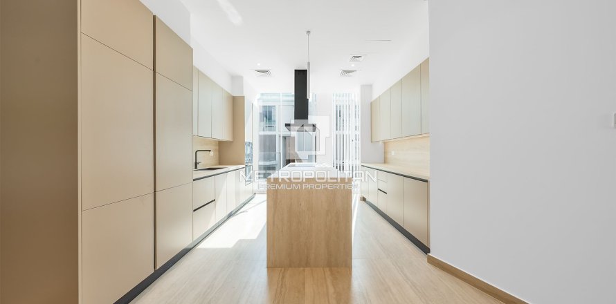 Вилла в Аль-Барари, Дубай, 4 спальни, 180м², № 73551