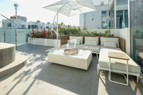 Townhouse in Al Barari, Dubai 4 bedrooms, 459 sq.m. № 73007 - photo 11