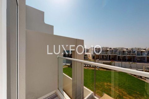 Снять в аренду таунхаус в DAMAC Hills (Akoya by DAMAC), Дубай: 3 спальни, 112м², № 46341 - фото 2