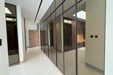 Villa in Dubai South (Dubai World Central), Dubai 5 bedrooms, 618 sq.m. № 101215 - photo 27