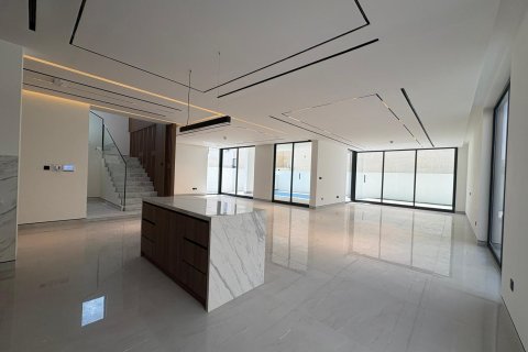 Villa in Dubai South (Dubai World Central), Dubai 5 bedrooms, 618 sq.m. № 101215 - photo 10