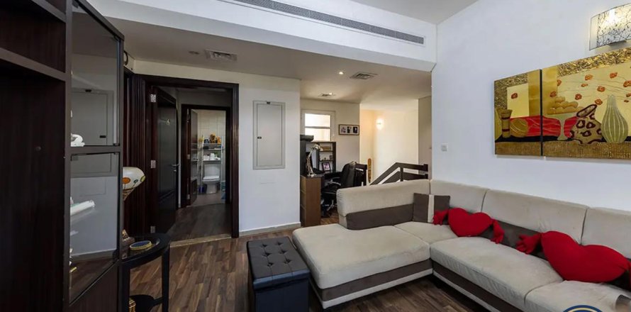Таунхаус в Dubai Sports City, Дубай, 3 спальни, 271м², № 45976