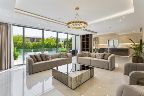 Вилла в Дубае, 5 спален, 557.01м², № 110544