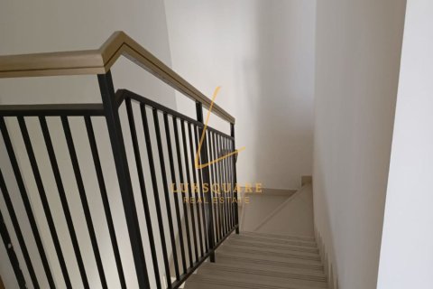 Villa in Dubai Land, Dubai 3 bedrooms, 161 sq.m. № 141561 - photo 8