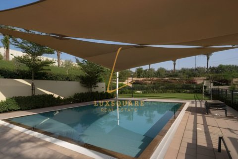 Villa in Dubai Land, Dubai 3 bedrooms, 161 sq.m. № 141561 - photo 16