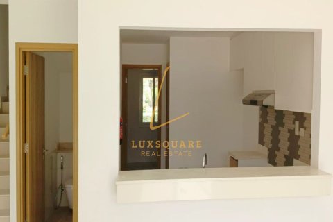 Villa in Dubai Land, Dubai 3 bedrooms, 161 sq.m. № 141561 - photo 6