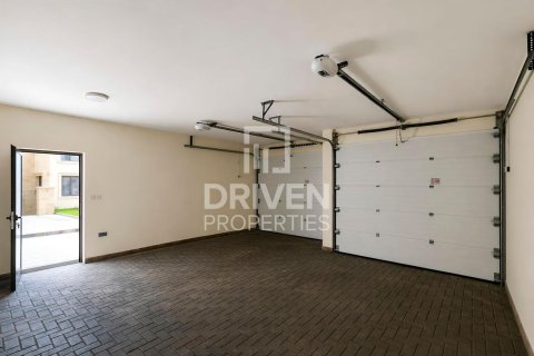Снять в аренду виллу в Умм-Сукейме, Дубай: 4 спальни, 408.31м², № 128425 - фото 27