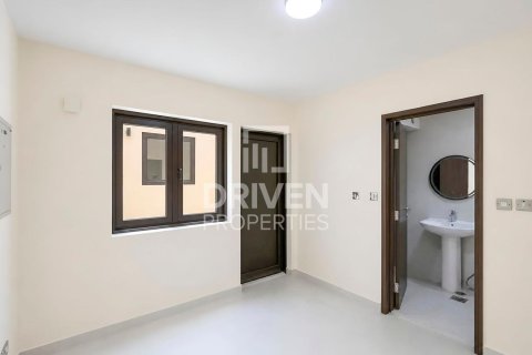 Снять в аренду виллу в Умм-Сукейме, Дубай: 4 спальни, 408.31м², № 128425 - фото 19