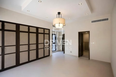 Снять в аренду виллу в Умм-Сукейме, Дубай: 4 спальни, 408.31м², № 128425 - фото 8