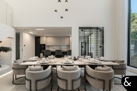 Villa in Jumeirah Islands, Dubai 5 bedrooms, 581 sq.m. № 78936 - photo 4