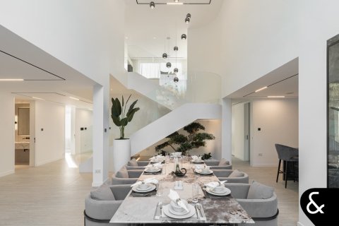 Villa in Jumeirah Islands, Dubai 5 bedrooms, 581 sq.m. № 78936 - photo 2