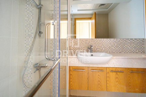 Снять в аренду квартиру в Bellevue Towers, Даунтаун Дубай (Даунтаун Бурдж Дубай), Дубай: 2 спальни, 119.66м², № 128420 - фото 10