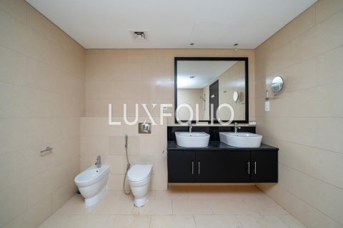 Apartment in Jumeirah Lake Towers, Dubai 1 bedroom, 120 sq.m. № 46234 - photo 14