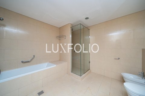 Apartment in Jumeirah Lake Towers, Dubai 1 bedroom, 120 sq.m. № 46234 - photo 12