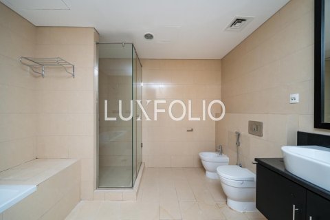 Apartment in Jumeirah Lake Towers, Dubai 1 bedroom, 120 sq.m. № 46234 - photo 13