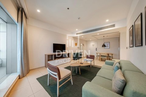 Снять в аренду квартиру в Sheikh Zayed Road, Дубай: 3 спальни, 147.9м², № 129112 - фото 2