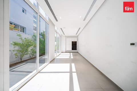 Villa in Al Barsha, Dubai 5 bedrooms, 1122 sq.m. № 112434 - photo 11