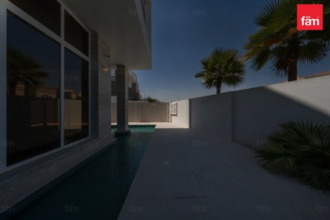 Villa in Al Barsha, Dubai 5 bedrooms, 1122 sq.m. № 112434 - photo 22