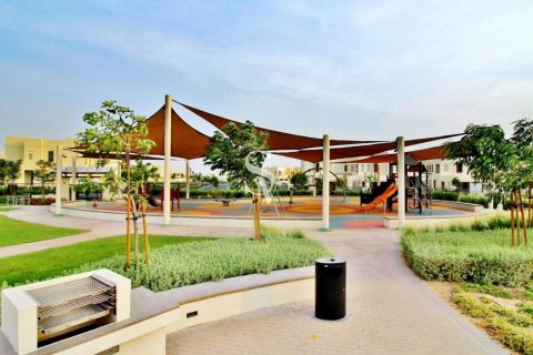 Townhouse in Mira Oasis, Reem, Dubai 3 bedrooms, 220 sq.m. № 132737 - photo 13