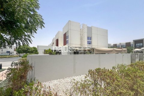 Adosado en Villanova, Dubai Land, Dubai, 4 dormitorios, 209 m², № 43282 - foto 2