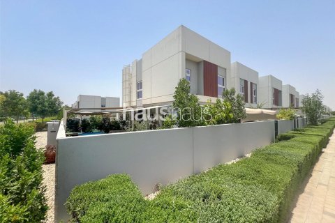 Adosado en Villanova, Dubai Land, Dubai, 4 dormitorios, 209 m², № 43282