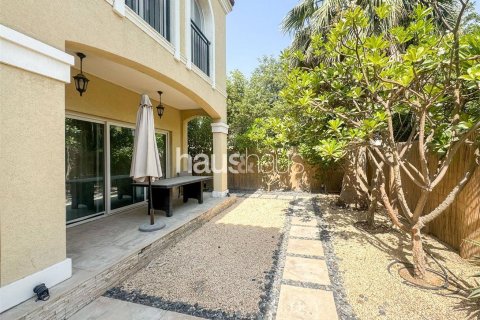 Villa en Dubai Investment Park, Dubai, 5 dormitorios, 577 m², № 43448 - foto 17