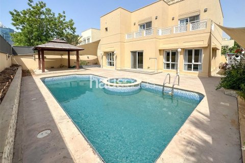 Вилла в Meadows, Дубай, 5 спален, 540м², № 45000