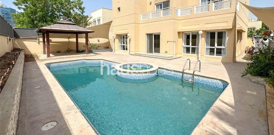 Villa in Meadows, Dubai 5 bedrooms, 540 sq.m. № 45000