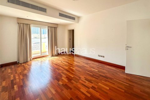 Villa in Meadows, Dubai 5 bedrooms, 540 sq.m. № 45000 - photo 5
