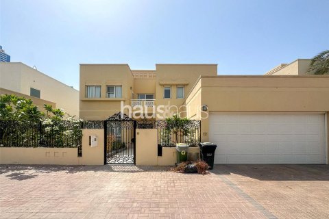 Villa in Meadows, Dubai 5 bedrooms, 540 sq.m. № 45000 - photo 14